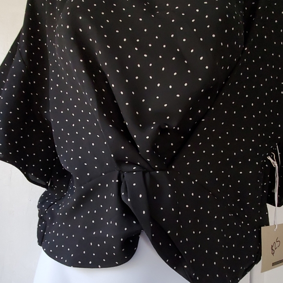 Tops - Picture 3 of 8